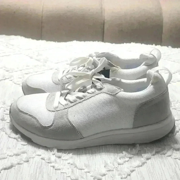 Banana Republic Mesh Trainer Sneaker - Picture 6 of 7